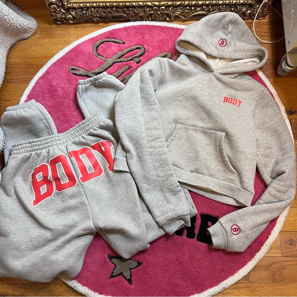 BODY by Raven Tracy Back-shot Sweatsuit Set